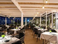 Cresanto Luxury Suites Hotels in Santorini