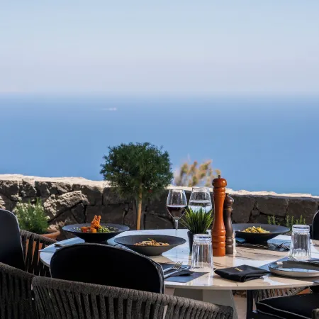 Cresanto Luxury Suites