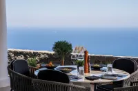 Cresanto Luxury Suites - breakfast