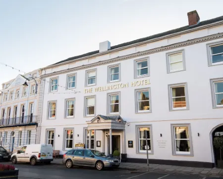 ウェリントン ブレコンのホテル