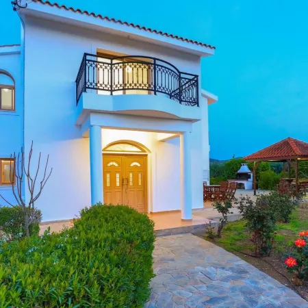 Villa Leda Finiki in Latchi