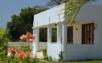 Hotel Sonrisa Hotels in Chale Island