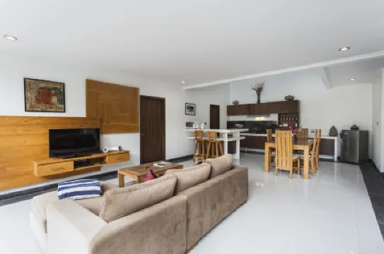 Delu Villas & Suite Отели рядом с достопримечательностью «TSL The Shampoo Lounge»