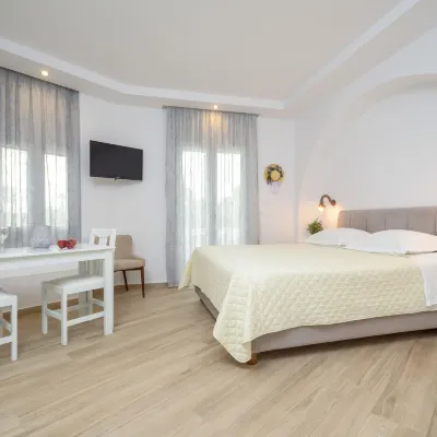 Sun Beach Hotel โรงแรมใกล้หาด Agios Georgios Beach