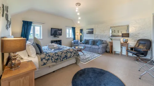 Canaston Oaks - Pet friendly