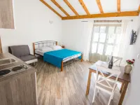 Apartments Tarragon Hotels in Tkon