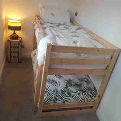 3 Bed Barn - Sleeps up to 6 - Parking - Wifi Rooms