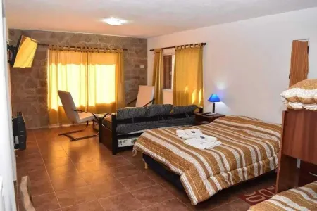 Hostal "El Tomolasta" Отели в г. Коронель Прингельс