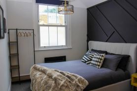 Studio-Sleeps 4-10 Min H Potter-17 Min London