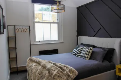 Studio-Sleeps 4-10 Min H Potter-17 Min London