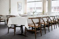 Lindstrøm Hotel - Breakfast