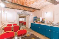 Ornament Hotel - servizio colazione