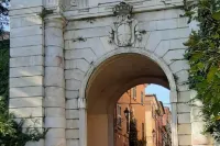 Sarzana White Apartment Nel Centro Storico Hoteles en Sarzana