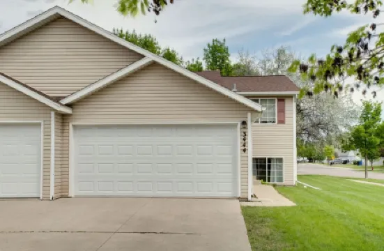 NEW - Great Location - Family Friendly - Garage - Spacious