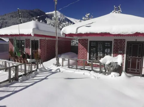 StayApart - Shruti Guest House