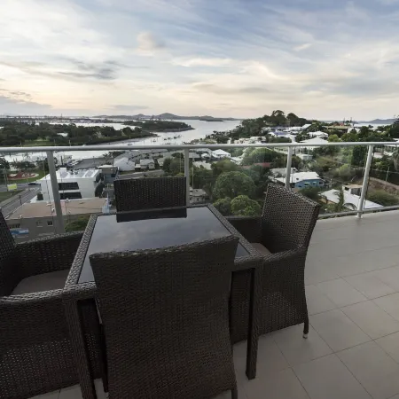 Curtis Central Apartments Official