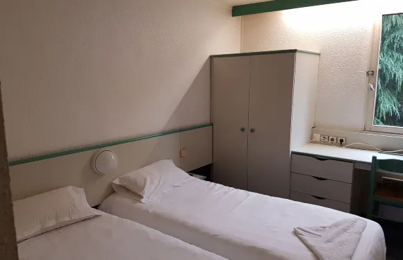 穆捷宜必思酒店