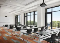 Pasadena Hotel & Pool