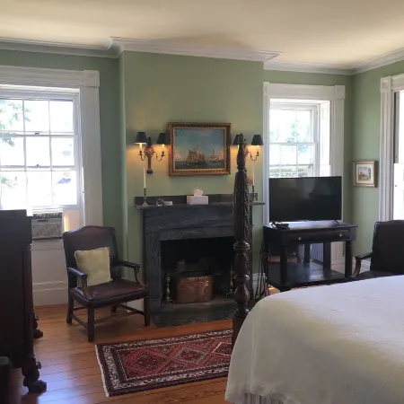 Delano Homestead Bed and Breakfast Hotels in Fairhaven