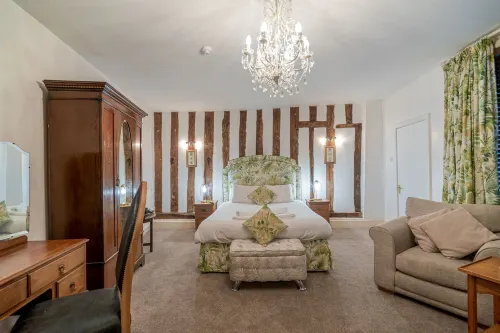 Caravelli Hotels in Loughborough