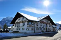Hotel Weinbauer Hotels in Hohenschwangau