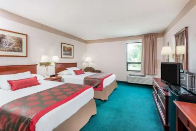 Ramada by Wyndham Strasburg Dover Hotels in Sugar Creek Township