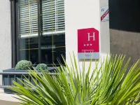 L'Hôtel Bristol Hotels near Church Saint Ouen
