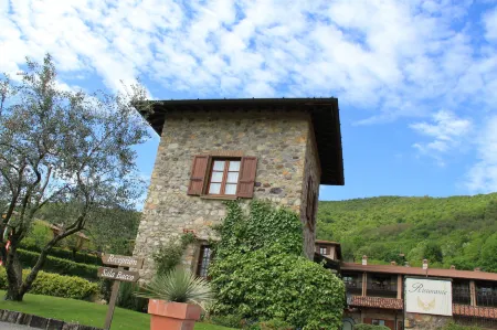 Relaisfranciacorta Отели в г. Адро