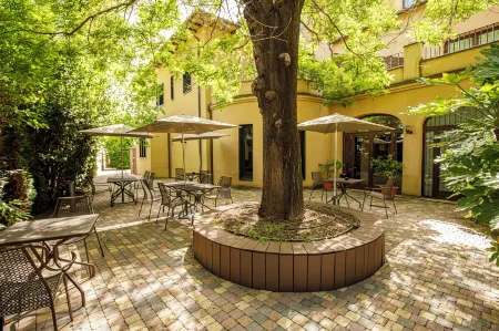 Les Clarisses Boutique Hotel Отели в г. Гурб