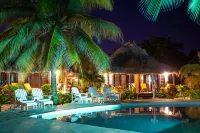 Portofino Beach Resort-An Authentic Island Escape! - プール