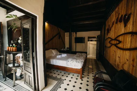 Thuy Bieu Homestay Отели рядом с достопримечательностью «Hon Chen»