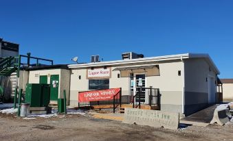 Sundre Motor Inn