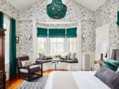 The Cliffside Inn Hotels in Newport