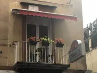 Starita Bed & Pizza Hotels in Materdei