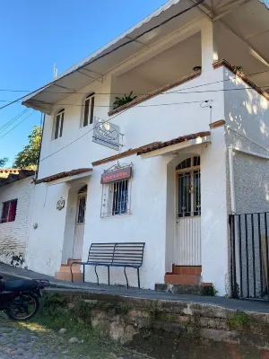 호스탈 카사 블랑카 코말라  호텔