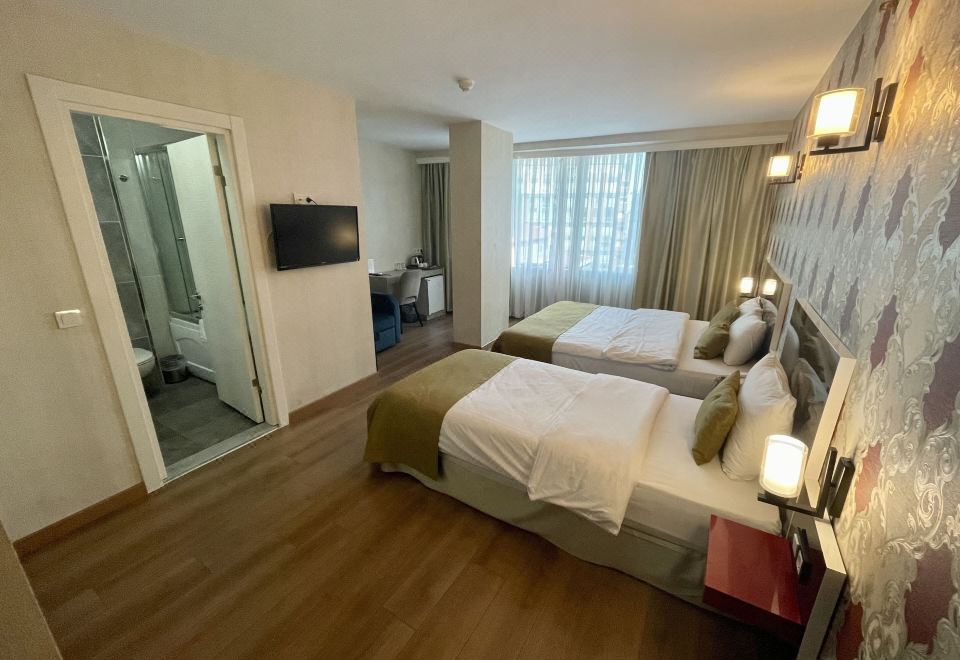 1. 에라 팰리스 호..