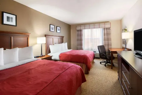 Baymont Inn & Suites by Wyndham Morrow/Atlanta I-75 South - Parking