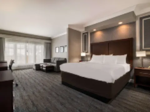 莫里森維爾普拉茨堡凱藝套房酒店 克林頓縣酒店