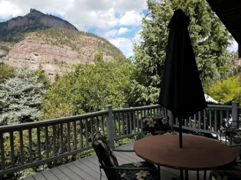 Spacious 2-Bedroom  Private Home in Ouray, the Switzerland of America