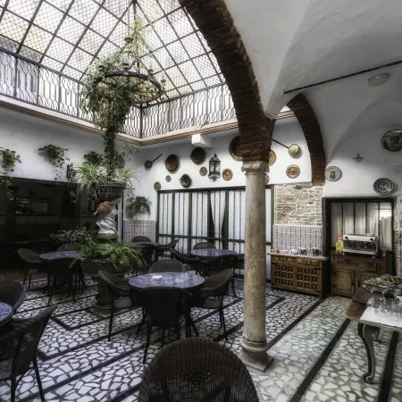 Hotel Las Palmeras by Vivere Stays