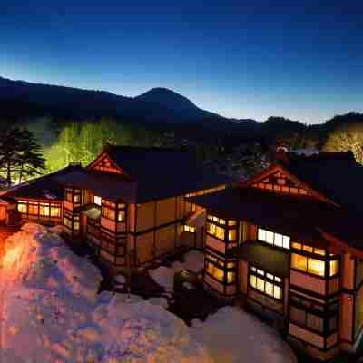 山の神温泉 優香苑 Hotel Exterior