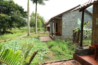 Long Phuong Homestay Hotels near Ti Tốp Đỉnh núi Đảo
