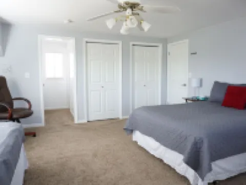 ラージ ルーム ニア UVU & BYU オレムのホテル