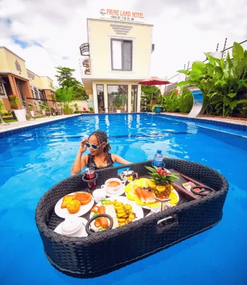 Primeland Hotel - piscina