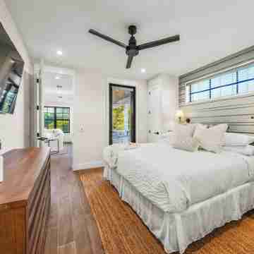 Crescent Beach House Rooms