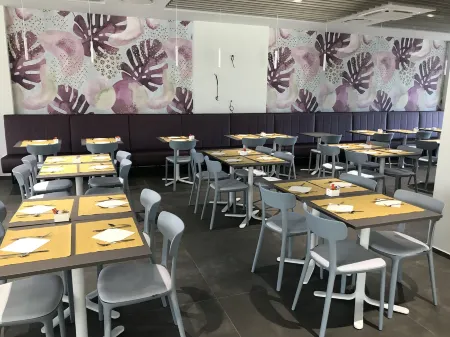 Youmami Suite Hotel Wellness&Spa Отели рядом с достопримечательностью «Porto di Giulianova»