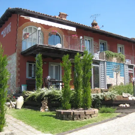 Red Wine - Guest House