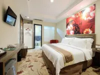 Travellers Hotel Phinisi Hotel di Kota Makassar