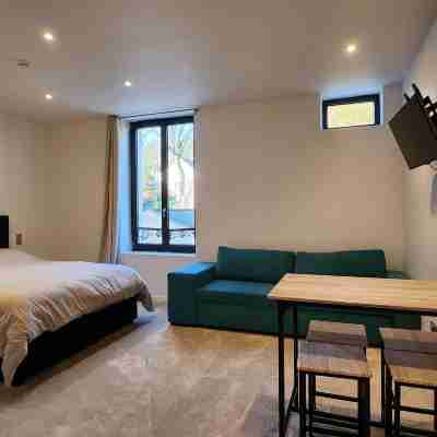 HDG Hôtel Gare de L'Isle Adam Appart's Hotel Rooms