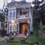 Villa Kota Bunga Dandelion Hotels near Taman Bunga Nusantara